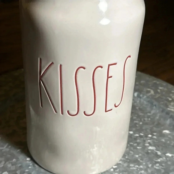RAE DUNN Home Kitchen KISSES Canister Ceramic Container w Lid Valentine’s Day - Picture 2 of 5